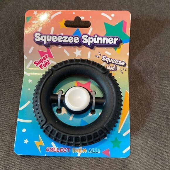 Squeezee Spinner Fidget Spinner Toy Bundle NEW (2 Different Colors) - Picture 3 of 4